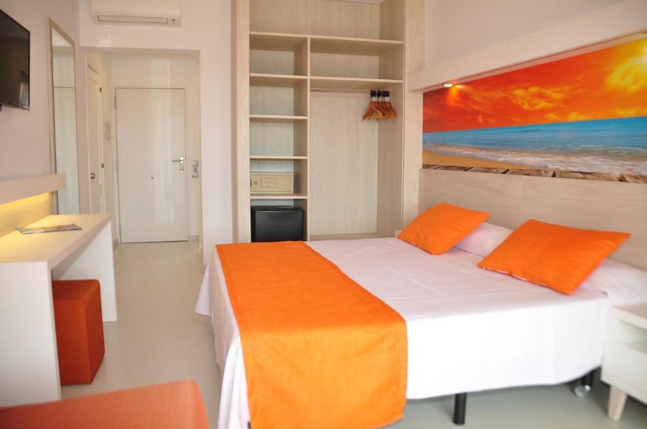 Arenas De Son Bou Hotel Exterior photo