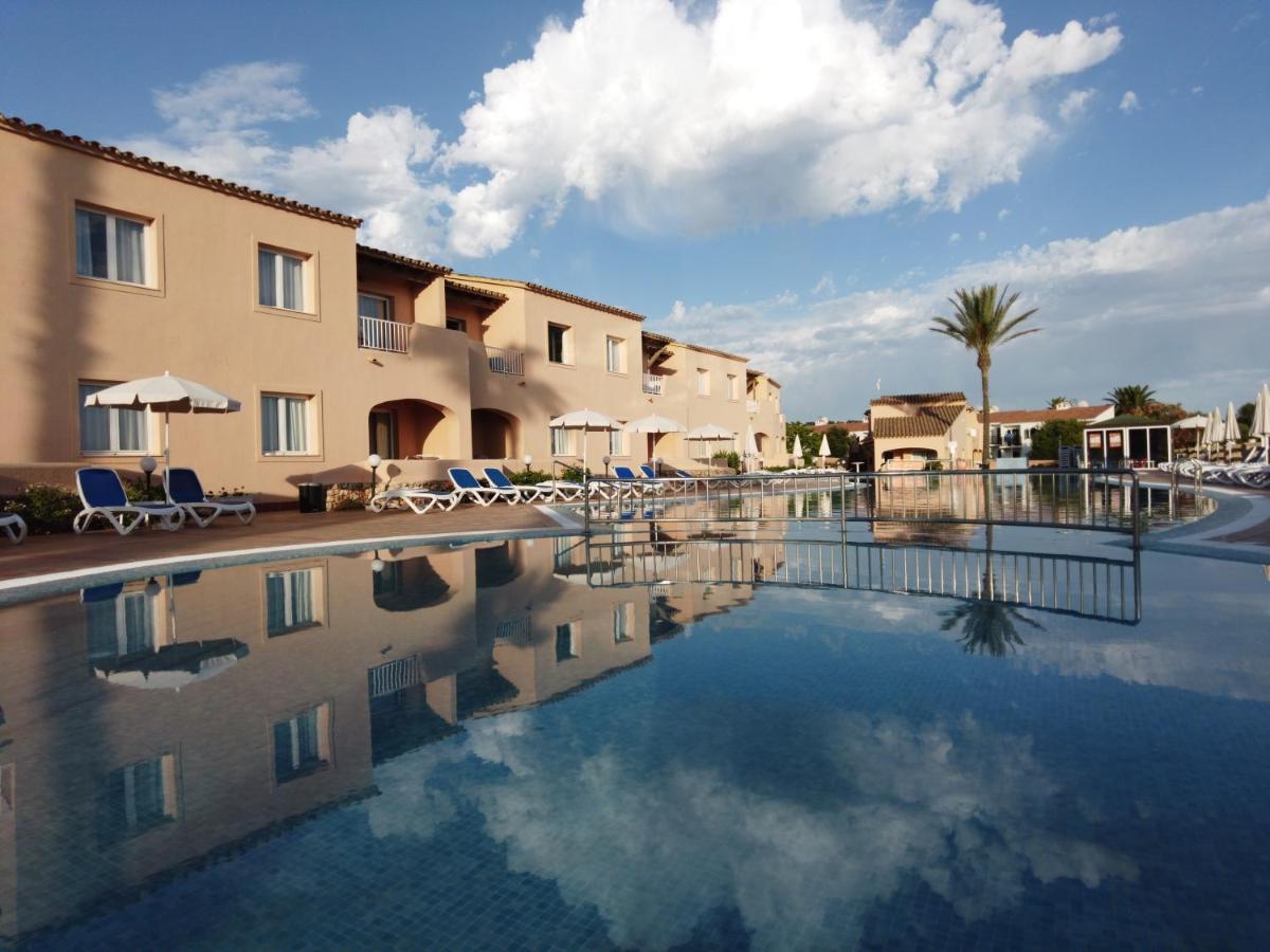 Arenas De Son Bou Hotel Exterior photo