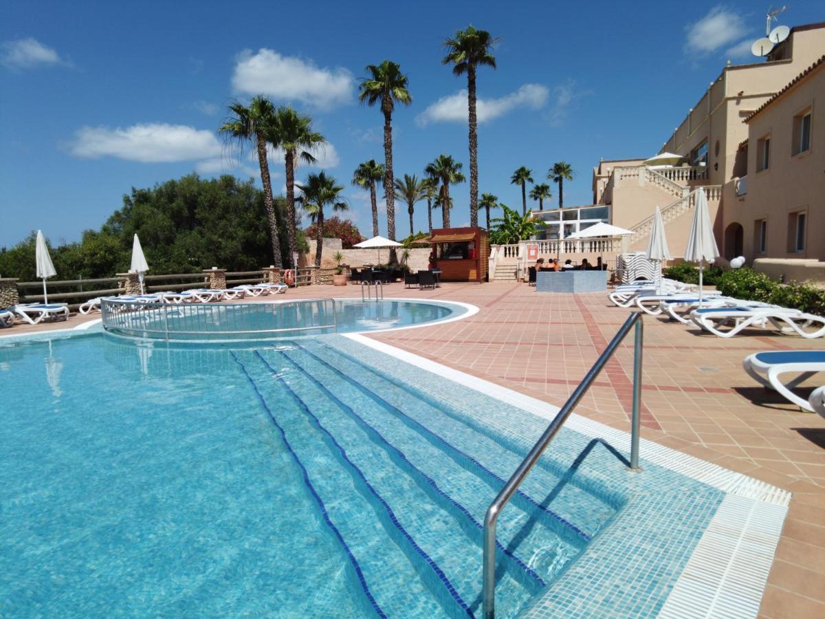Arenas De Son Bou Hotel Exterior photo