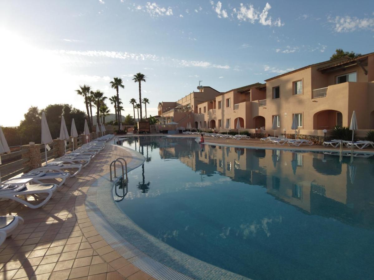 Arenas De Son Bou Hotel Exterior photo