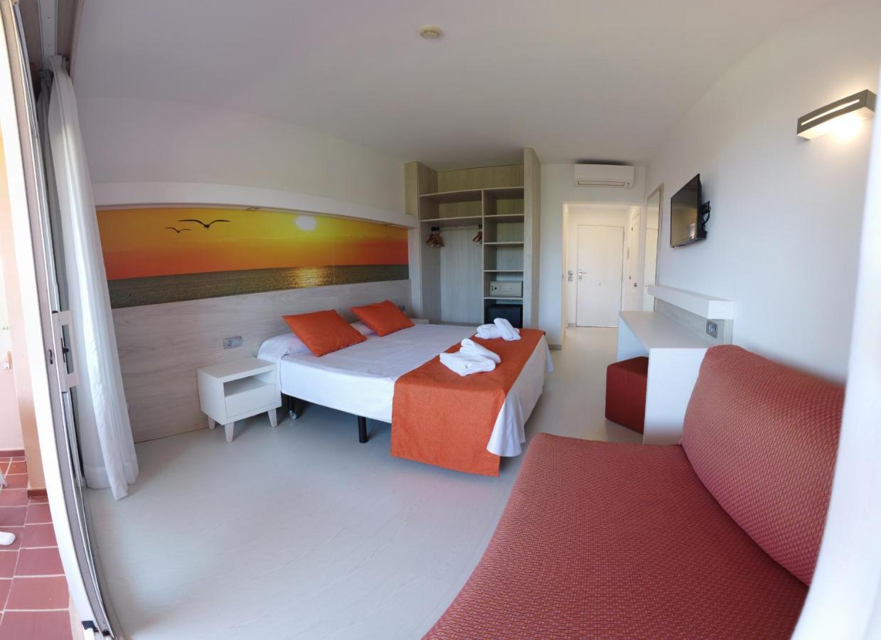 Arenas De Son Bou Hotel Exterior photo