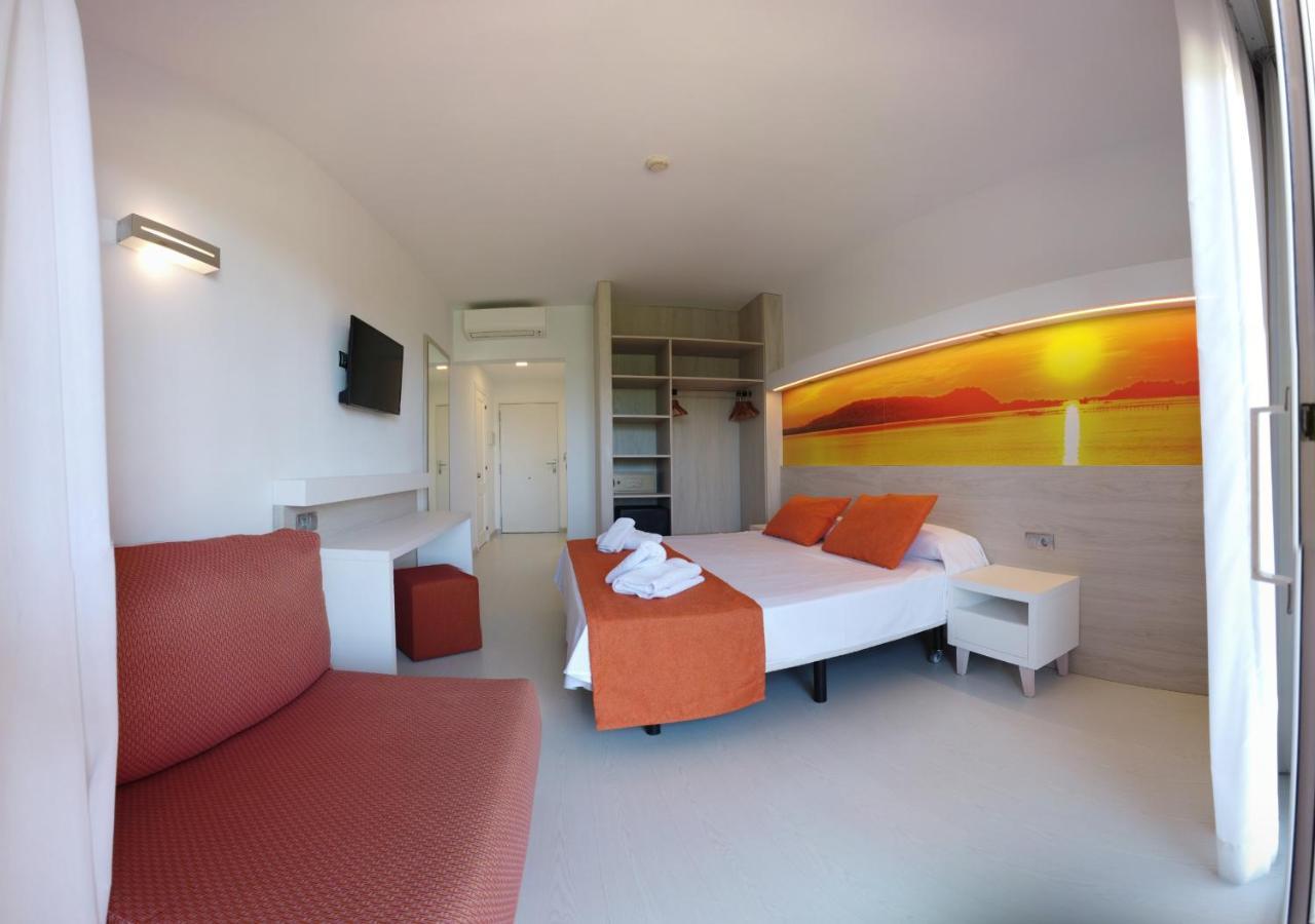 Arenas De Son Bou Hotel Exterior photo