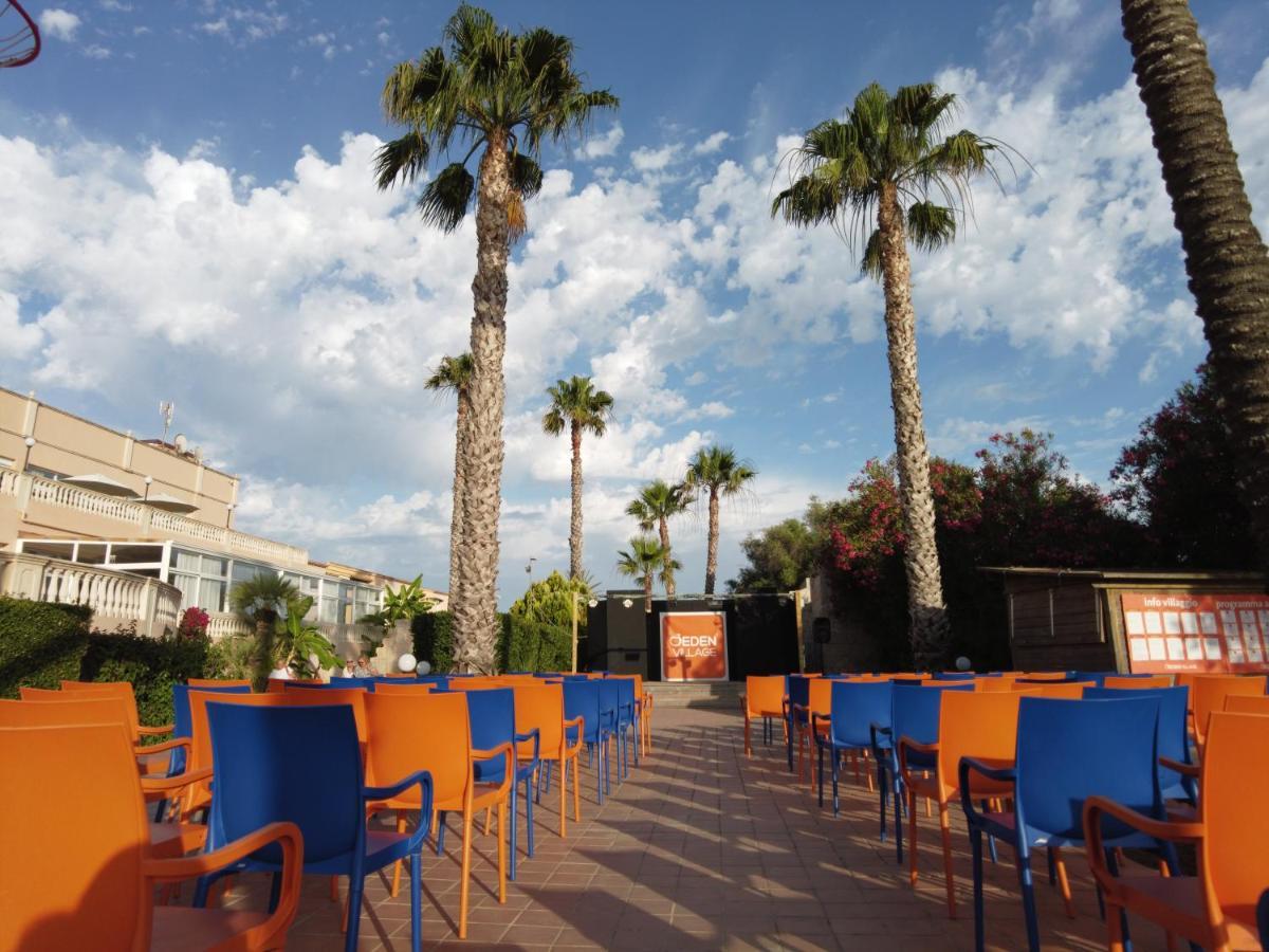 Arenas De Son Bou Hotel Exterior photo