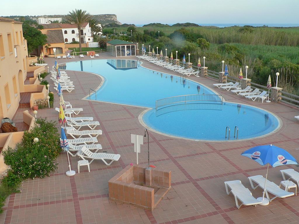Arenas De Son Bou Hotel Exterior photo