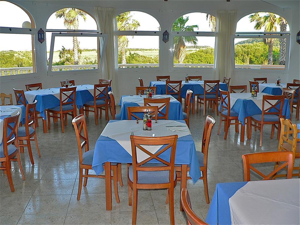 Arenas De Son Bou Hotel Restaurant photo
